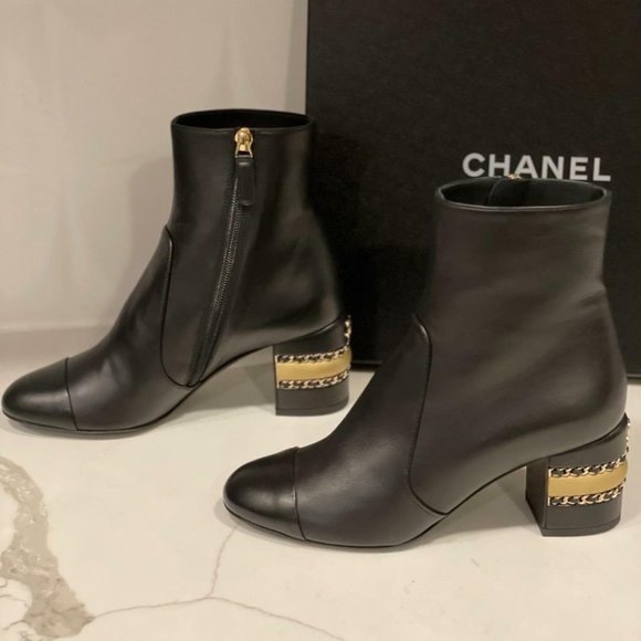 CHANEL 20B Lambskin Leather CC Logo Chain Metal Heels Ankle Booties Boots - Picture 6 of 12